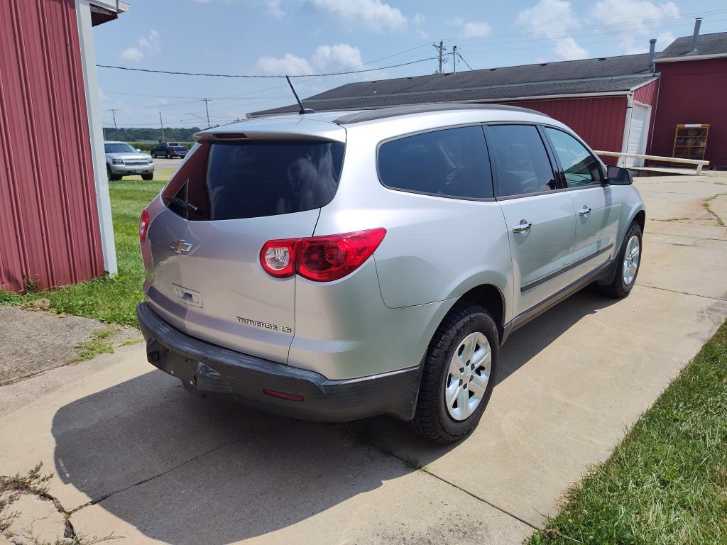 Used 2011 Chevrolet Traverse LS FWD image 3