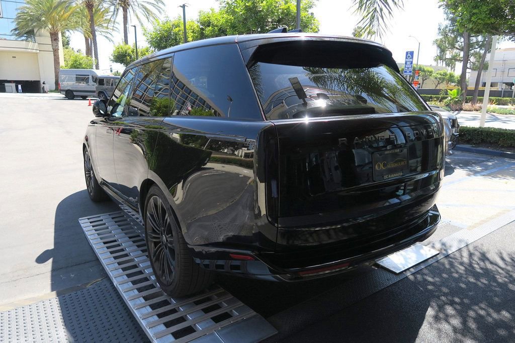 Used 2025 Land Rover Range Rover SE AWD/4WD image 7