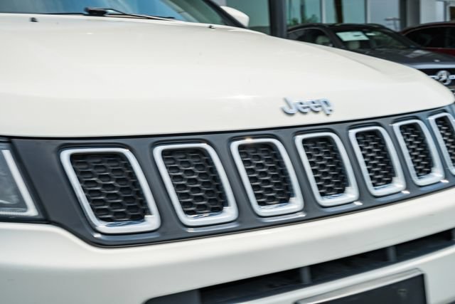 Used 2020 Jeep Compass Limited AWD/4WD image 9