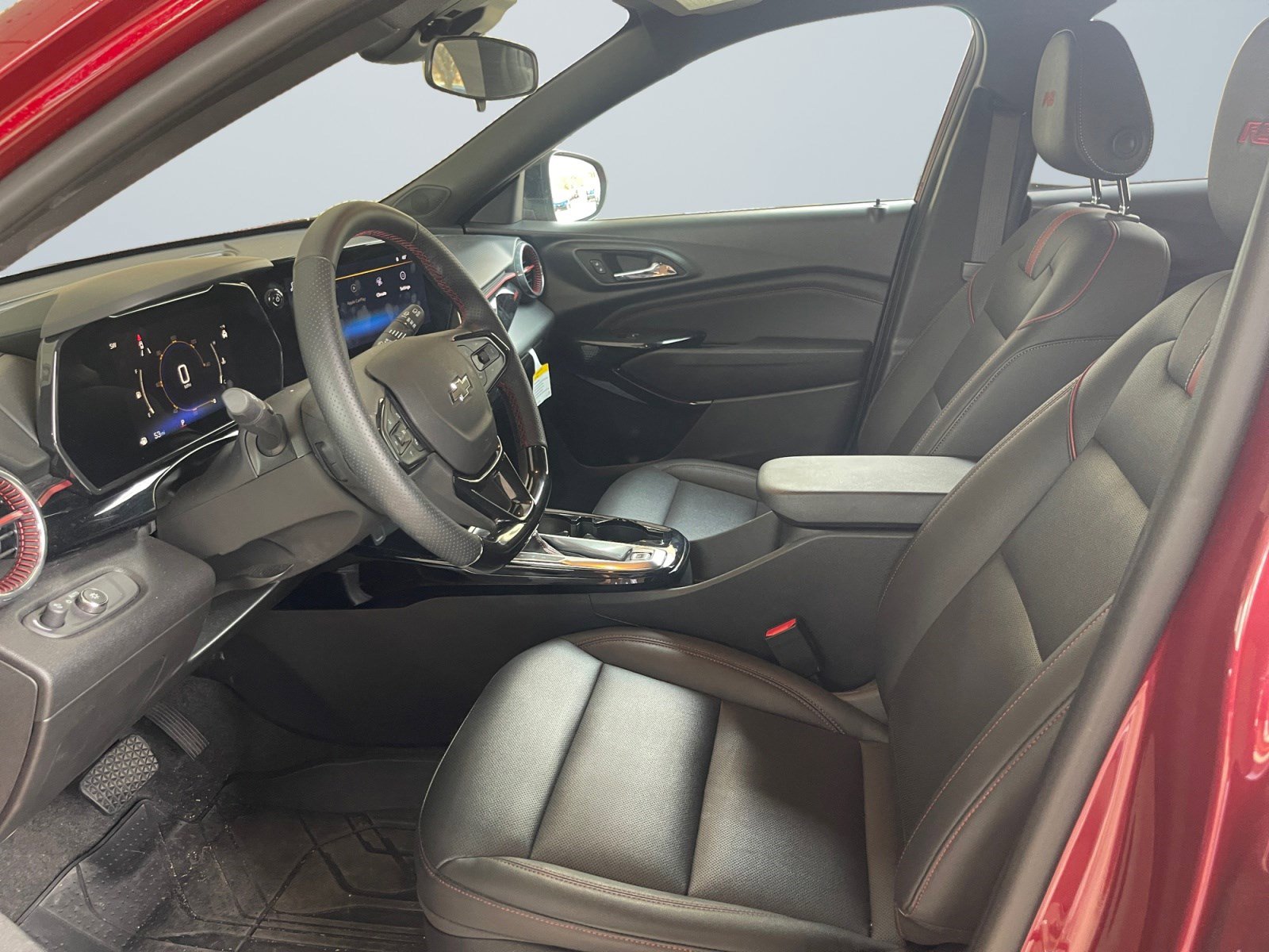 Used 2025 Chevrolet Trax RS w/ Driver Confidence Package image 10