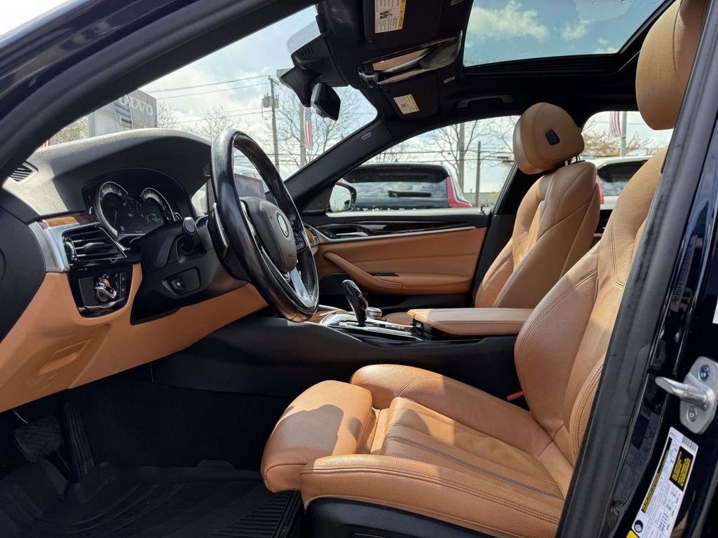 Used 2019 BMW 540i xDrive w/ Convenience Package AWD/4WD image 16