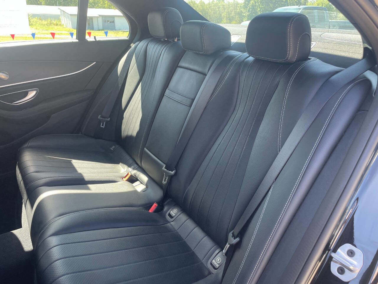 Used 2023 Mercedes-Benz E 350 4MATIC Sedan image 25