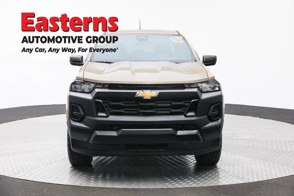 Used 2024 Chevrolet Colorado W/T image 2