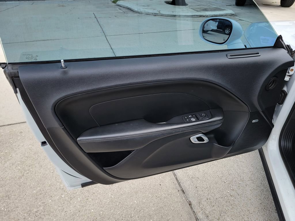 Used 2017 Dodge Challenger SXT Plus image 9