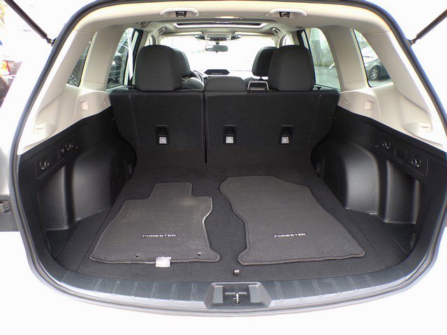 Used 2023 Subaru Forester Premium image 22