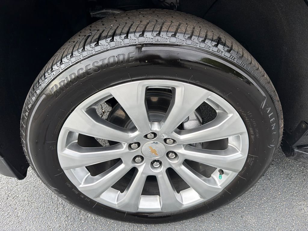 Used 2025 Chevrolet Tahoe Premier RWD image 11
