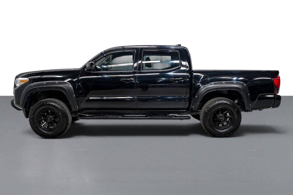Used 2018 Toyota Tacoma SR w/ SR Convenience Package AWD/4WD image 9