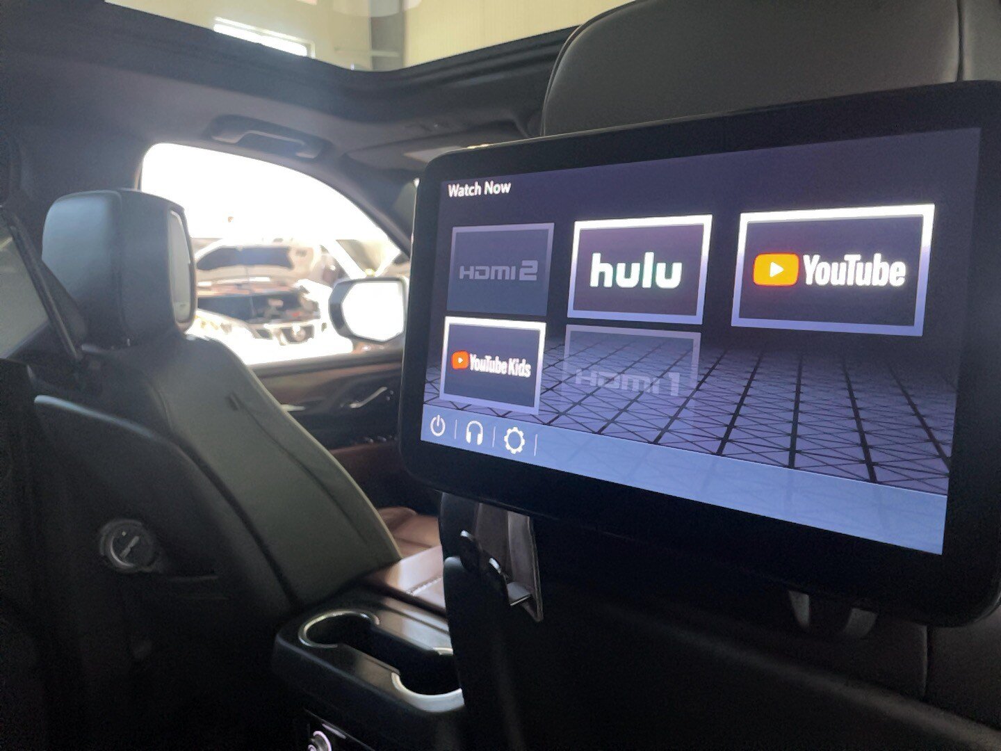 Used 2024 GMC Yukon XL Denali Ultimate AWD/4WD image 21