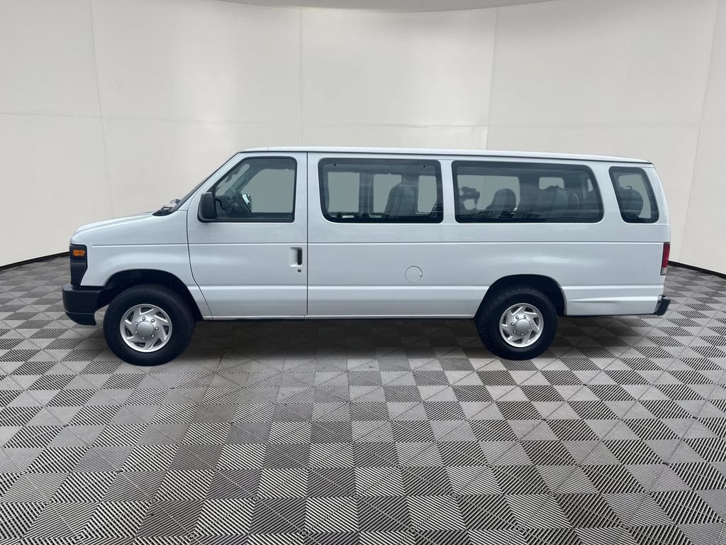 Used 2014 Ford E-250 and Econoline 250 Extended w/ Power Group RWD image 2