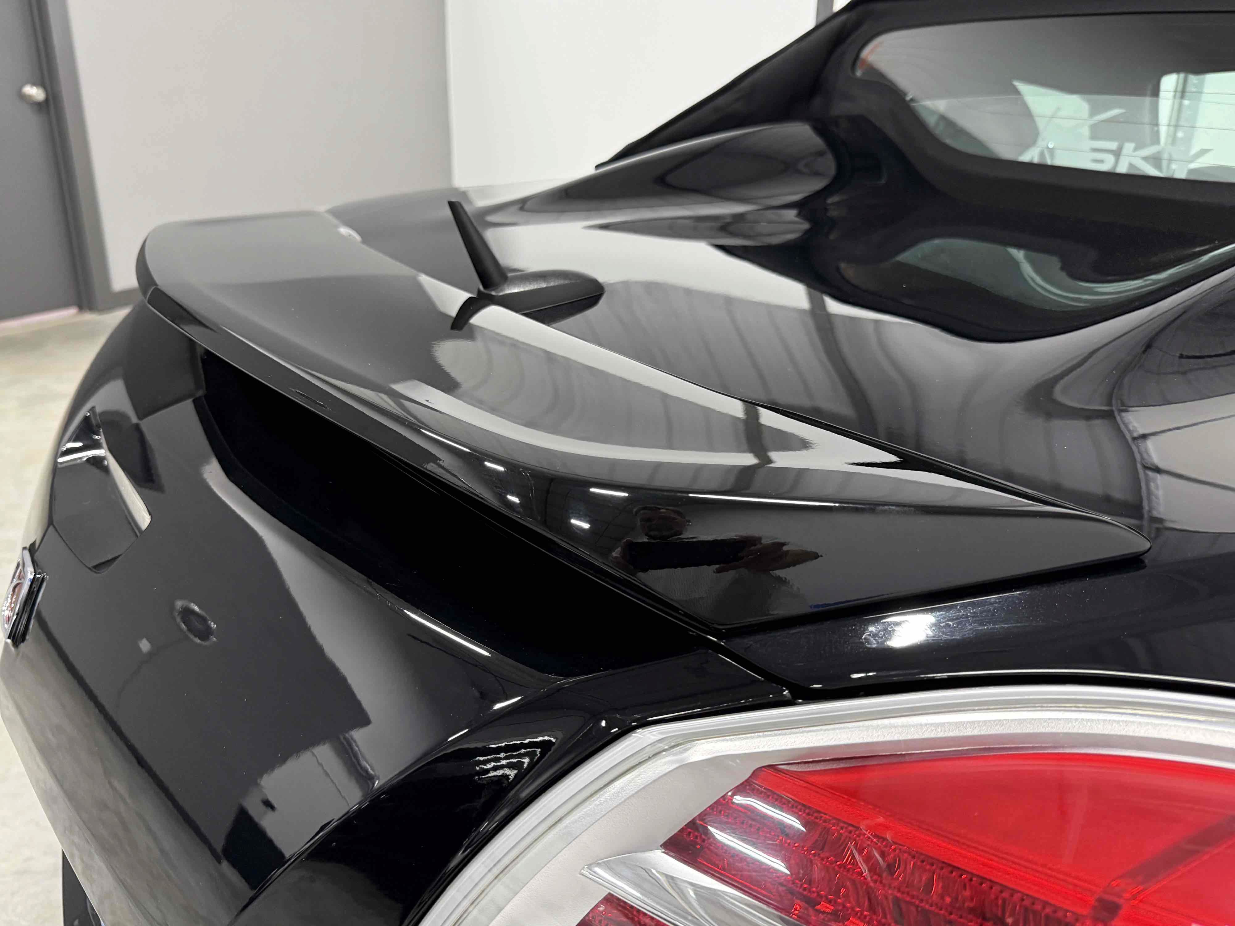 Used 2009 Saturn Sky w/ Premium Trim Package RWD image 42