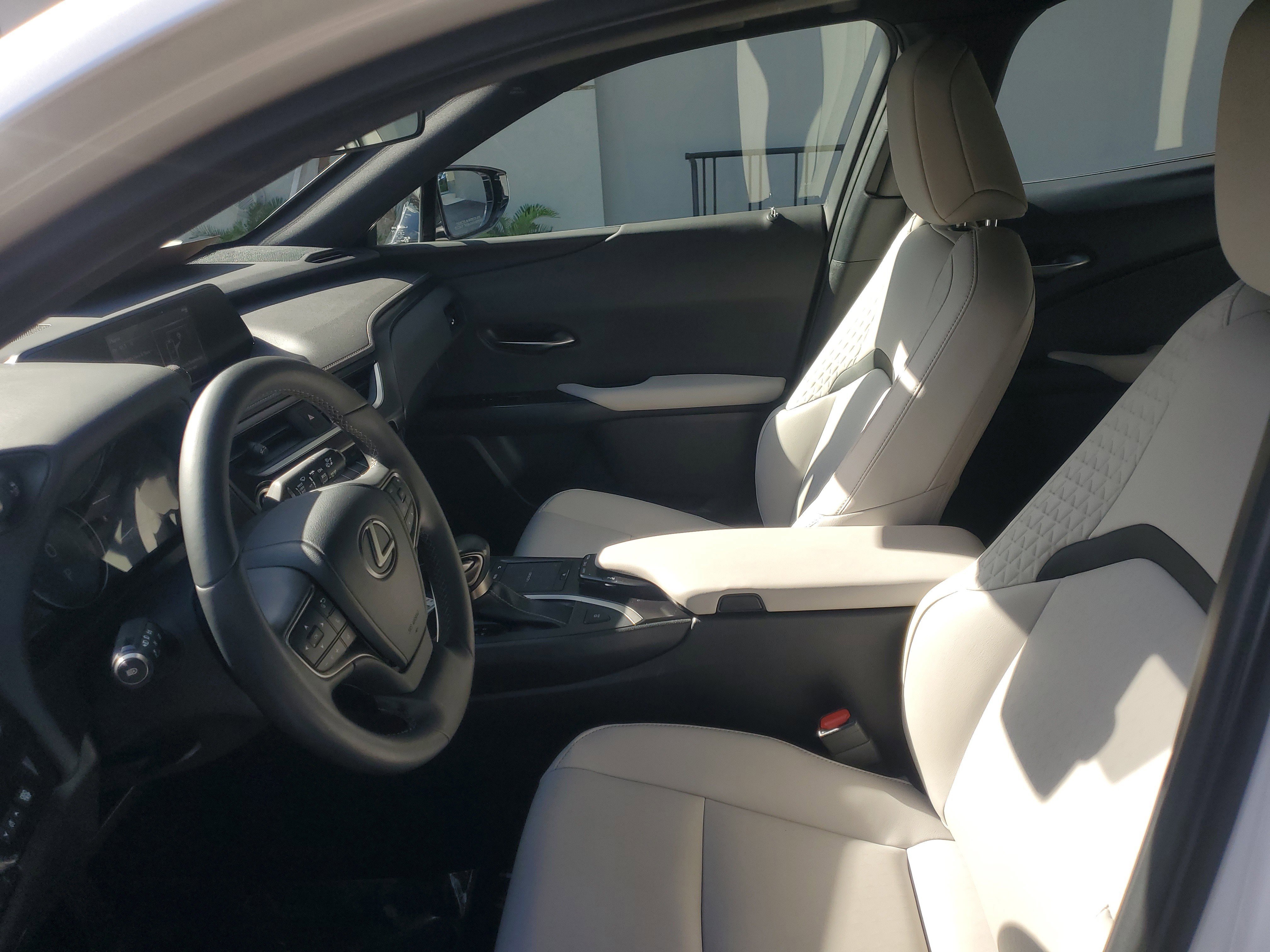 Certified 2022 Lexus UX 200 image 14