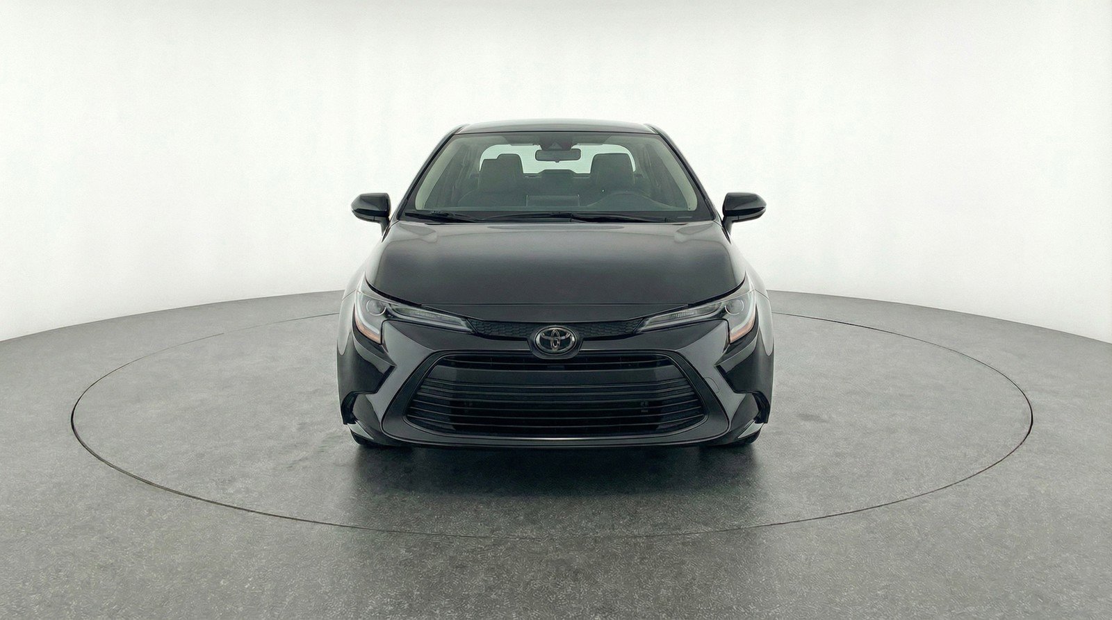 Used 2025 Toyota Corolla LE FWD image 2