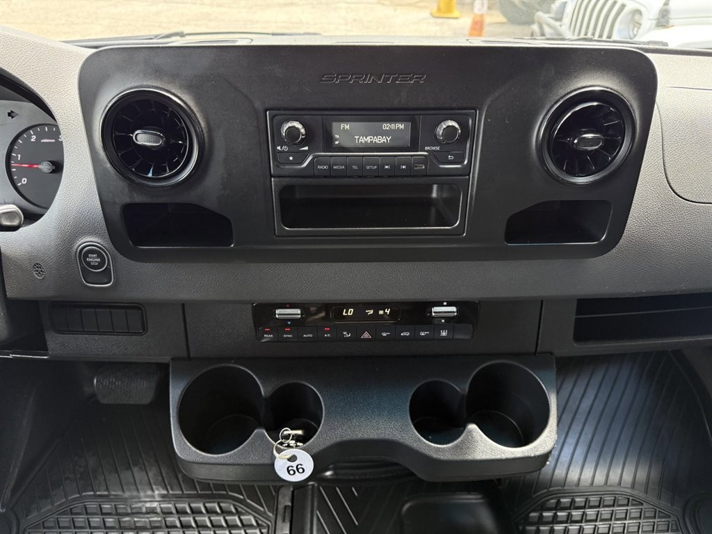 Used 2021 Mercedes-Benz Sprinter 2500 image 32