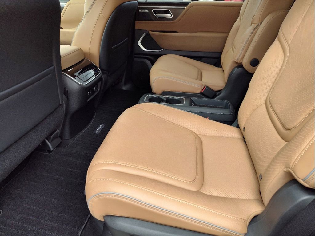 New 2025 INFINITI QX80 Luxe image 13