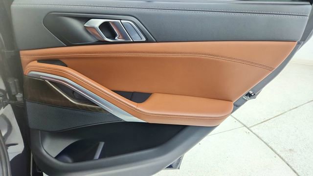 Used 2022 BMW X6 xDrive40i w/ Executive Package image 28
