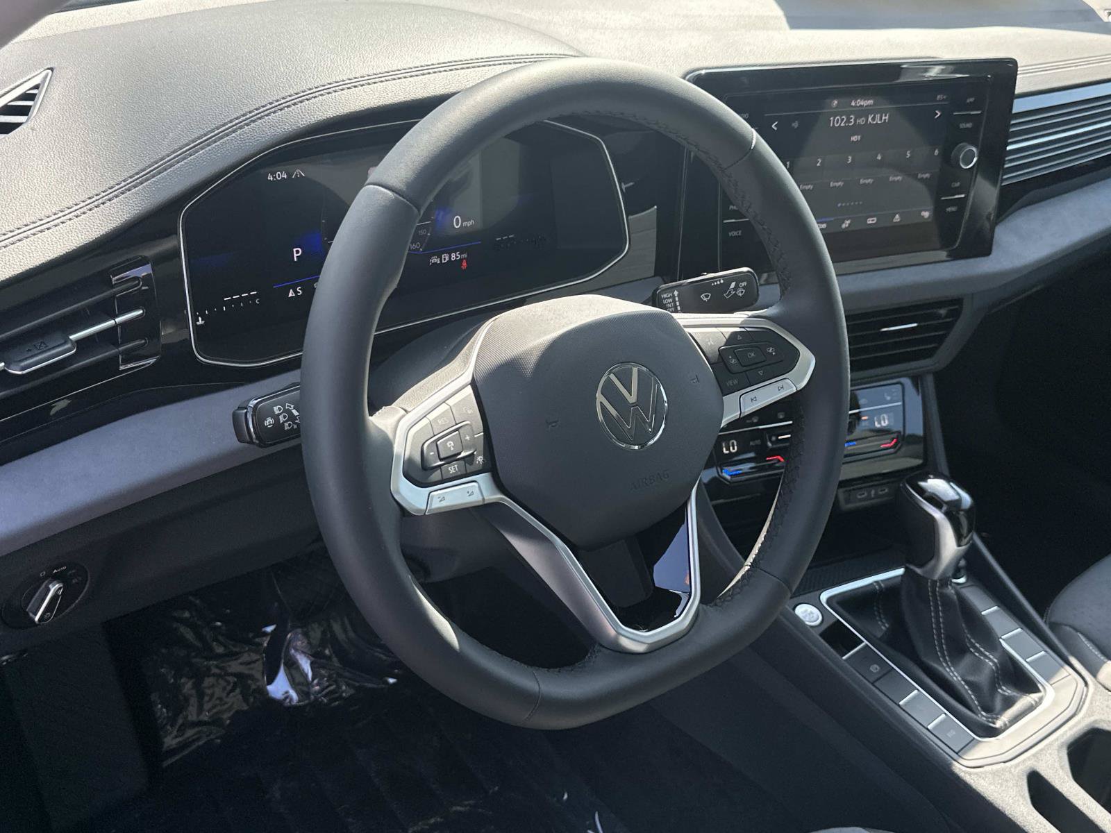 New 2026 Volkswagen Jetta SE FWD image 8