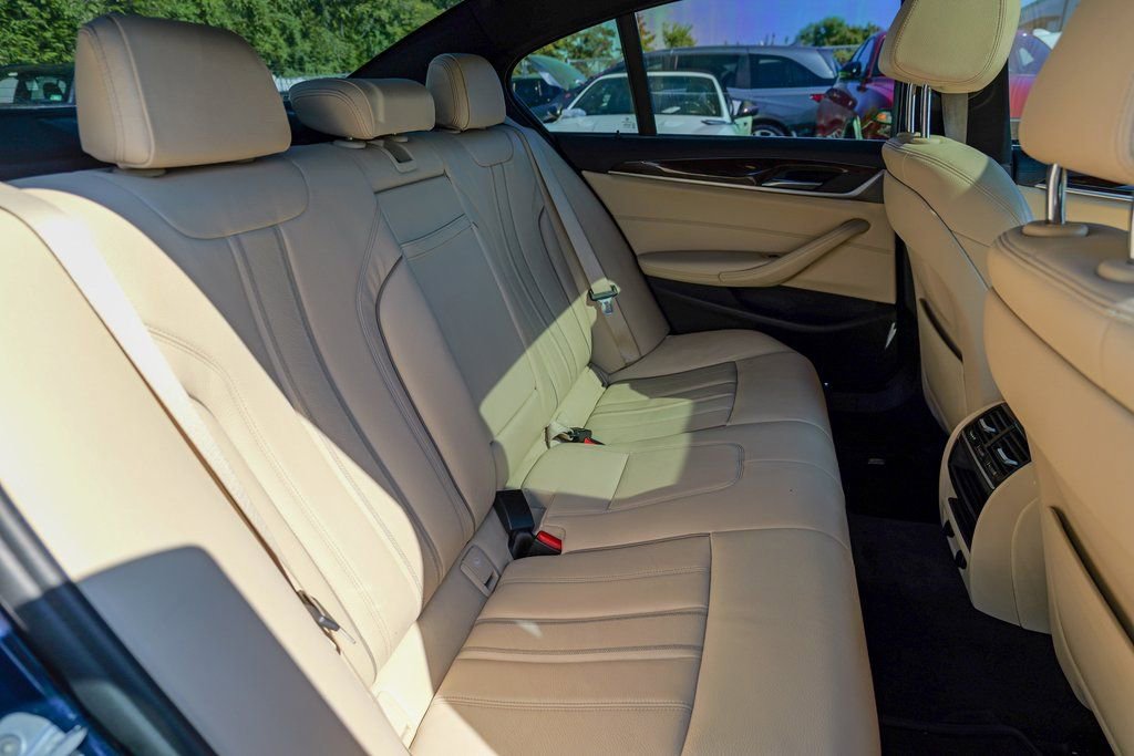 Used 2018 BMW 540i xDrive image 30