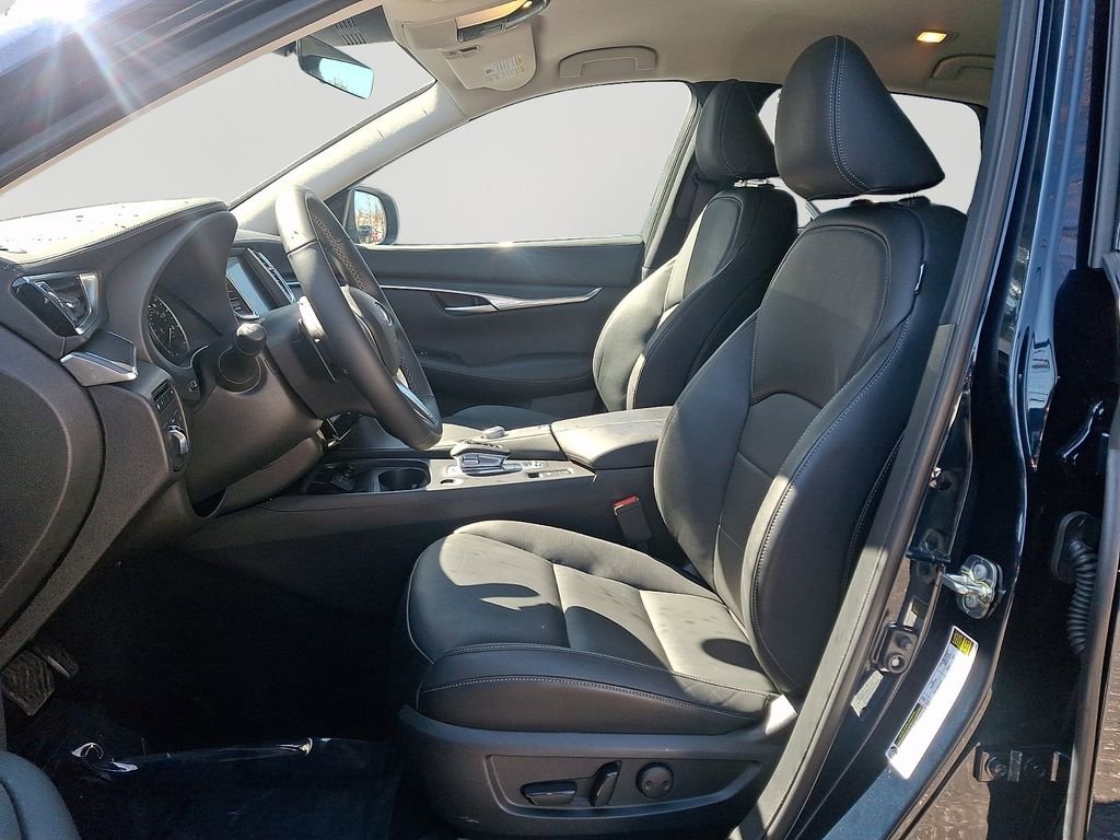 Used 2025 INFINITI QX50 Pure image 14