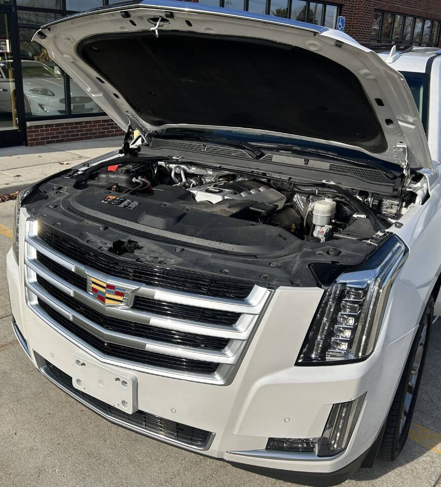 Used 2016 Cadillac Escalade ESV Luxury image 42