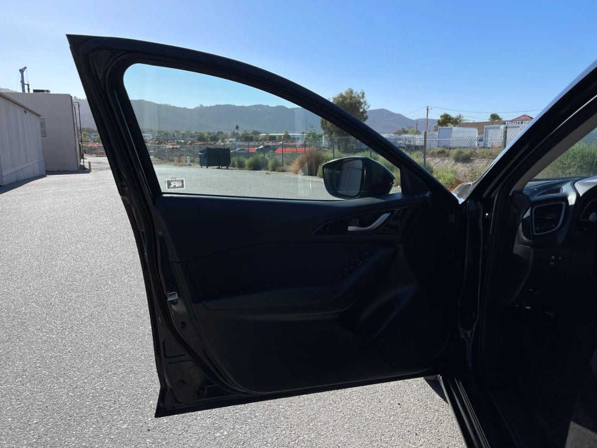 Used 2016 MAZDA MAZDA3 i Sport w/ Preferred Equipment Package FWD image 17