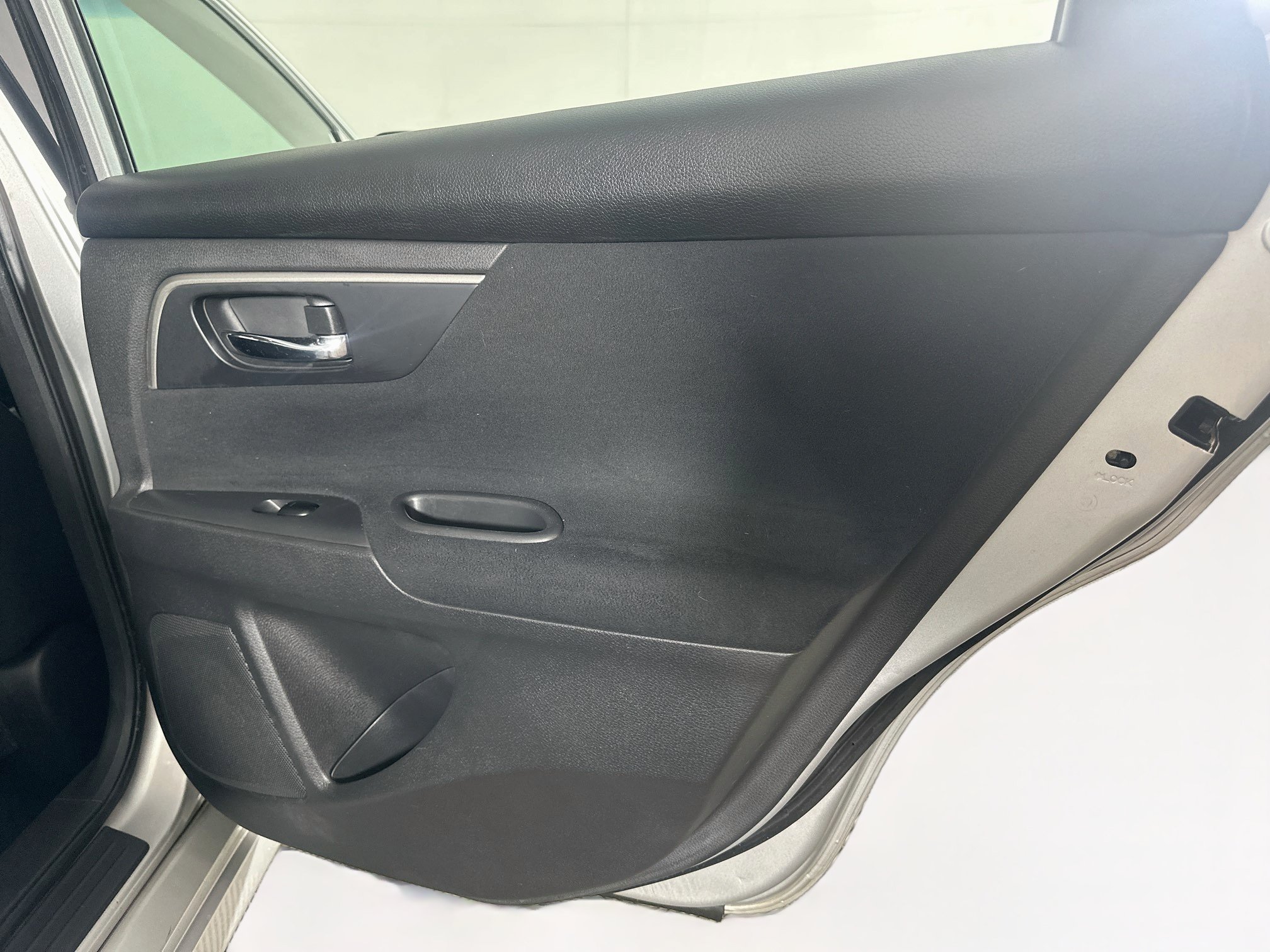 Used 2015 Nissan Altima 2.5 S w/ Power Driver Seat Package FWD image 27