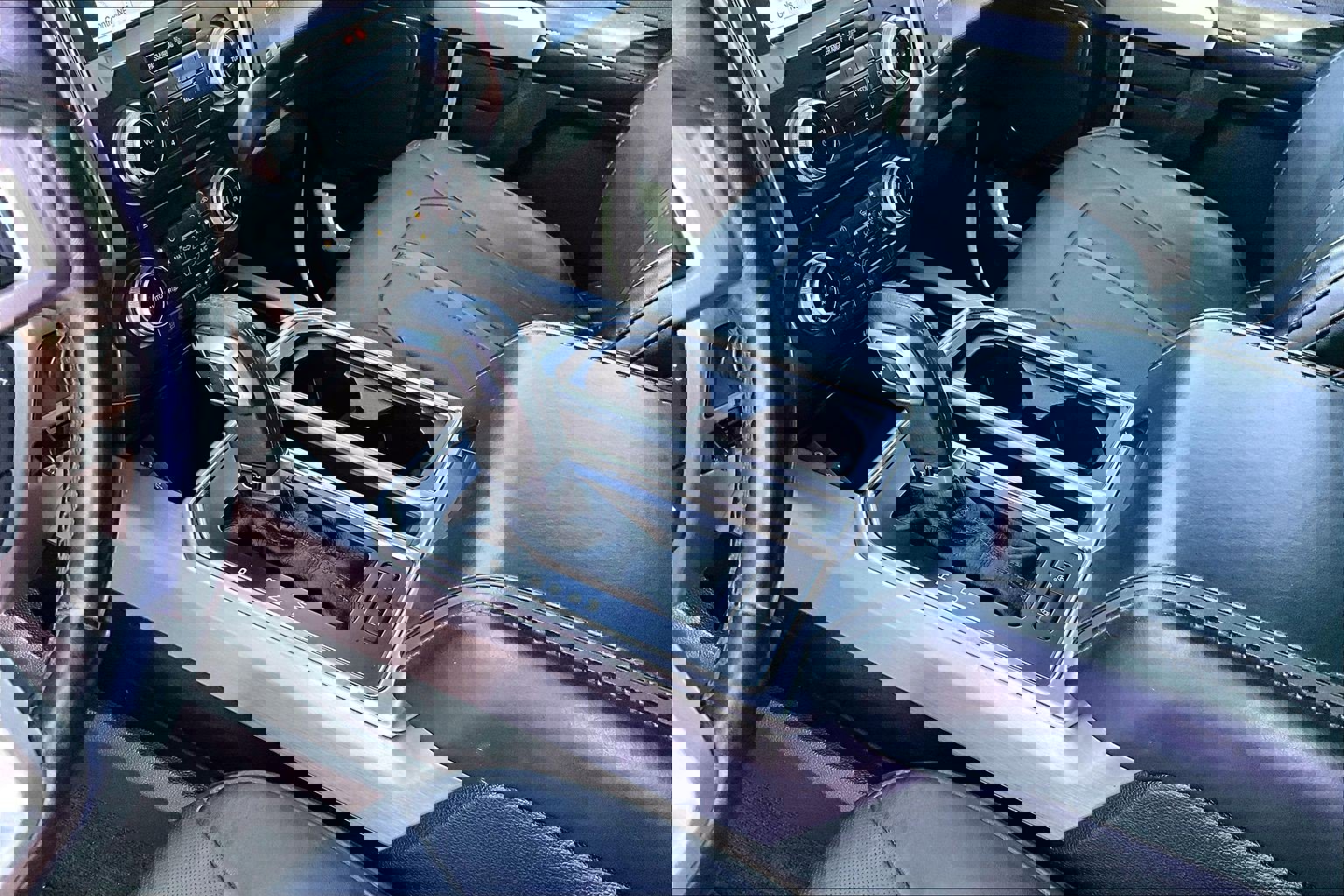 Used 2017 Ford F150 Platinum w/ Equipment Group 701A Luxury AWD/4WD image 13