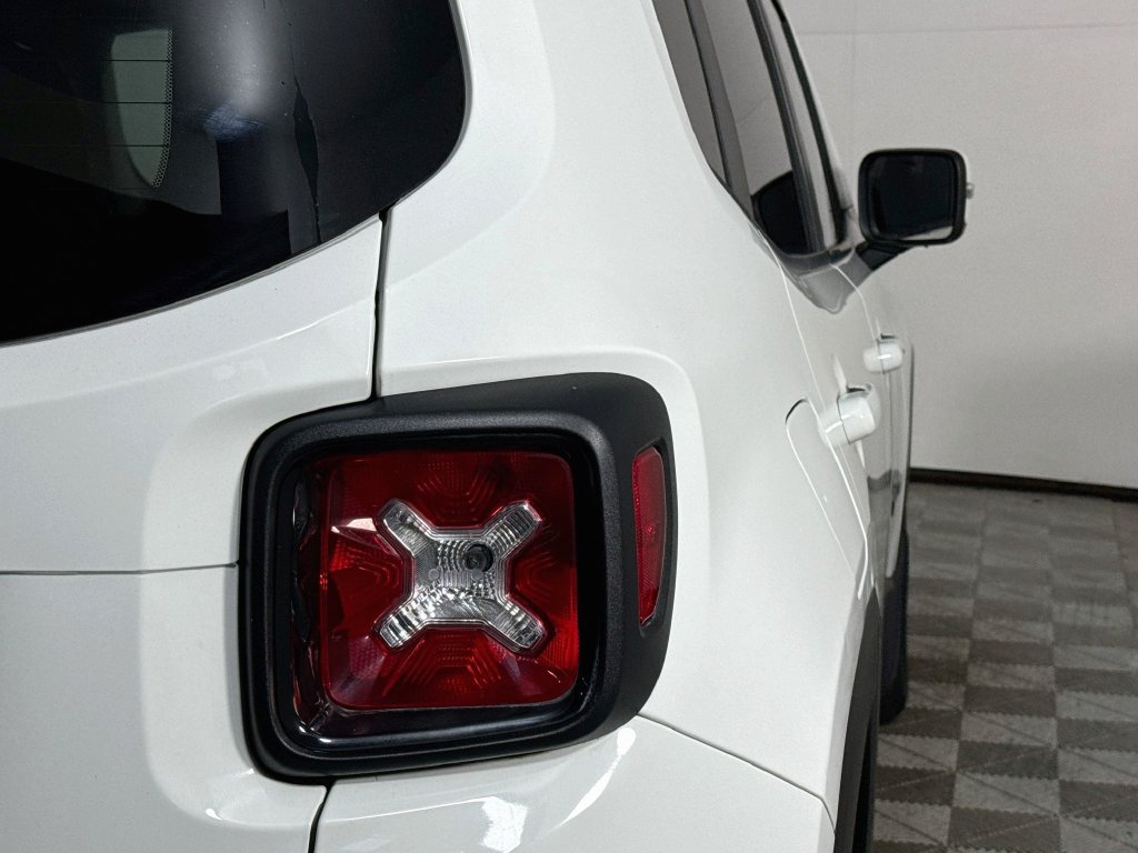 Used 2018 Jeep Renegade Altitude w/ Popular Equipment Group FWD image 33