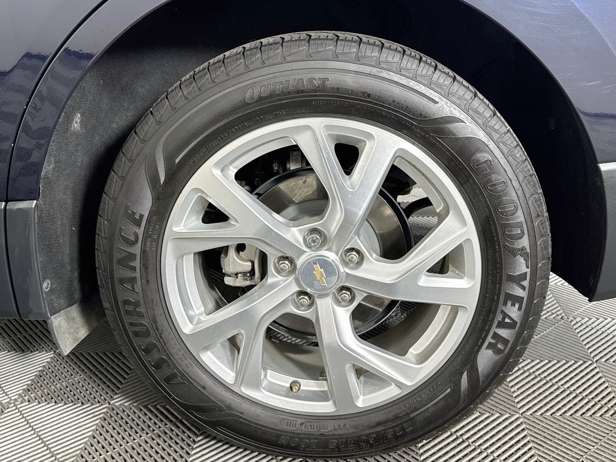 Used 2020 Chevrolet Equinox LT FWD image 47