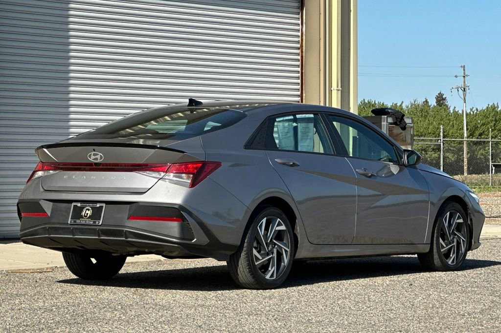 Used 2025 Hyundai Elantra Sport w/ Cargo Package FWD image 6