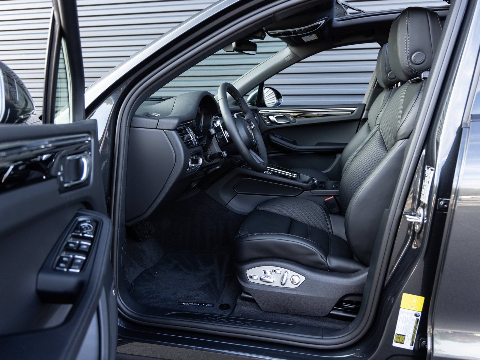 New 2026 Porsche Macan AWD/4WD image 23