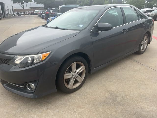Used 2012 Toyota Camry SE FWD image 6