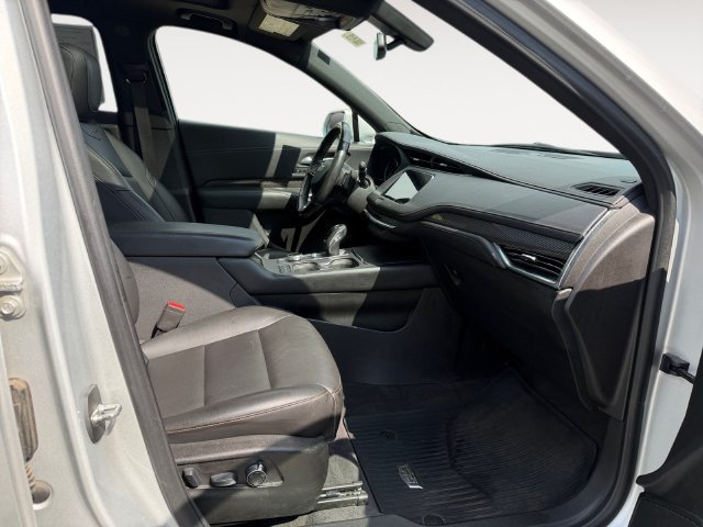 Used 2019 Cadillac XT4 Sport w/ Cold Weather Package AWD/4WD image 14
