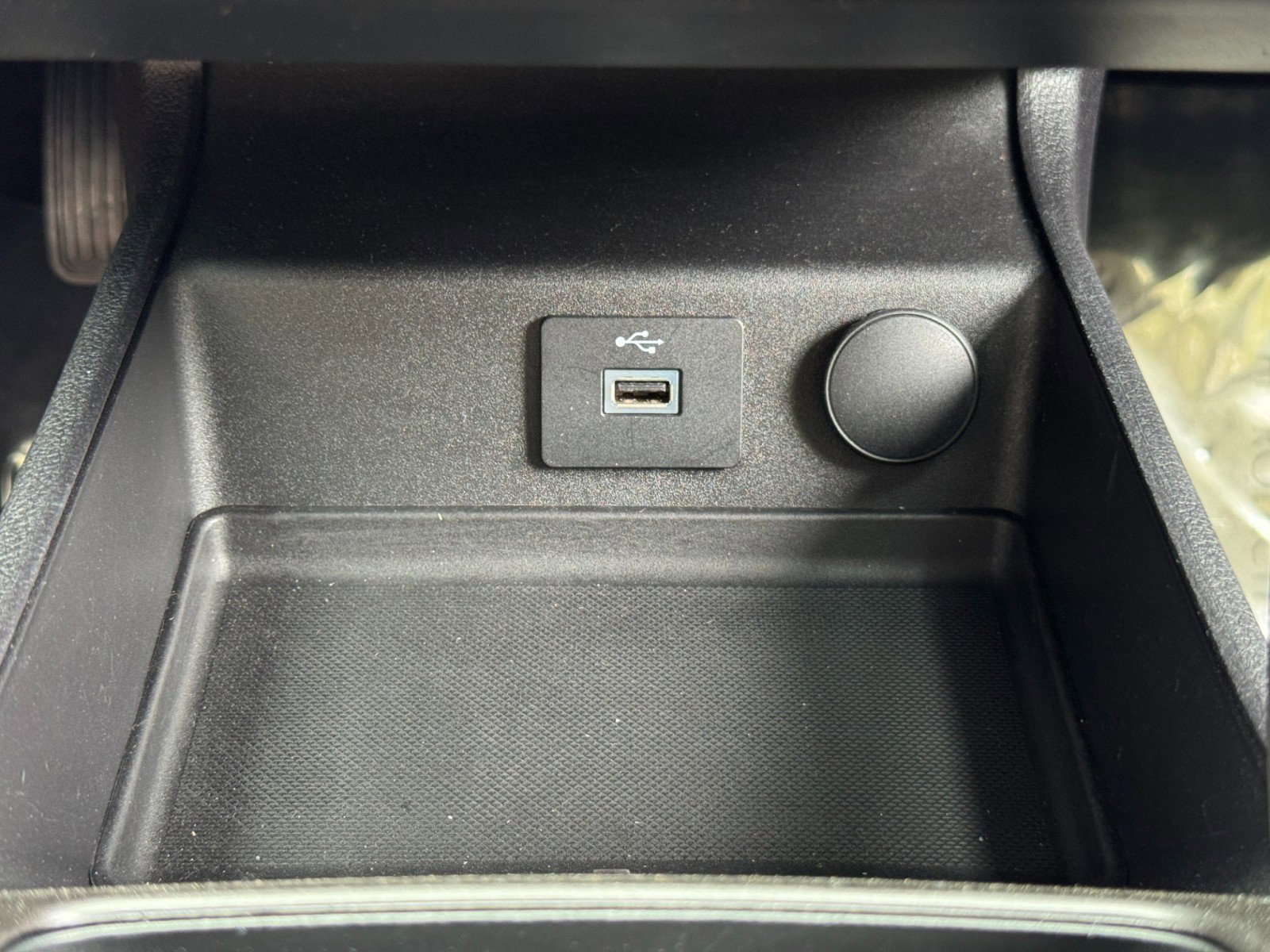 Used 2018 Ford Fusion S image 25