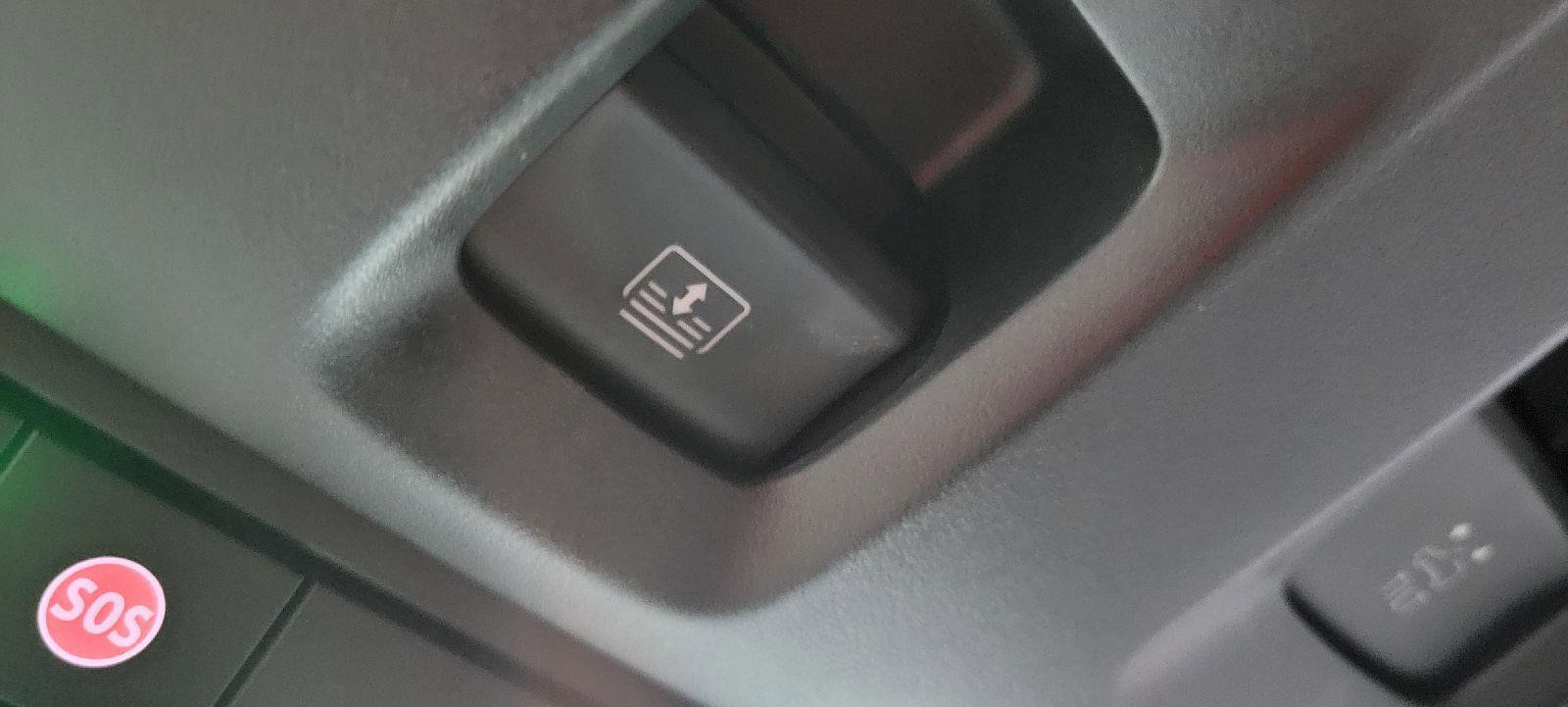 Used 2023 Cadillac Escalade Premium Luxury image 24