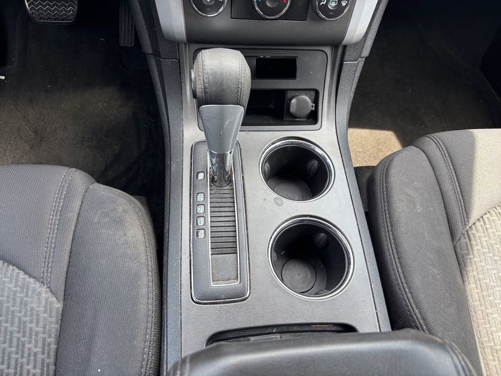 Used 2010 Chevrolet Traverse LT FWD image 30