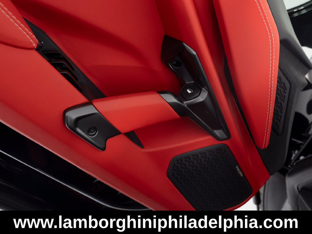 Used 2026 Lamborghini Revuelto AWD/4WD image 14