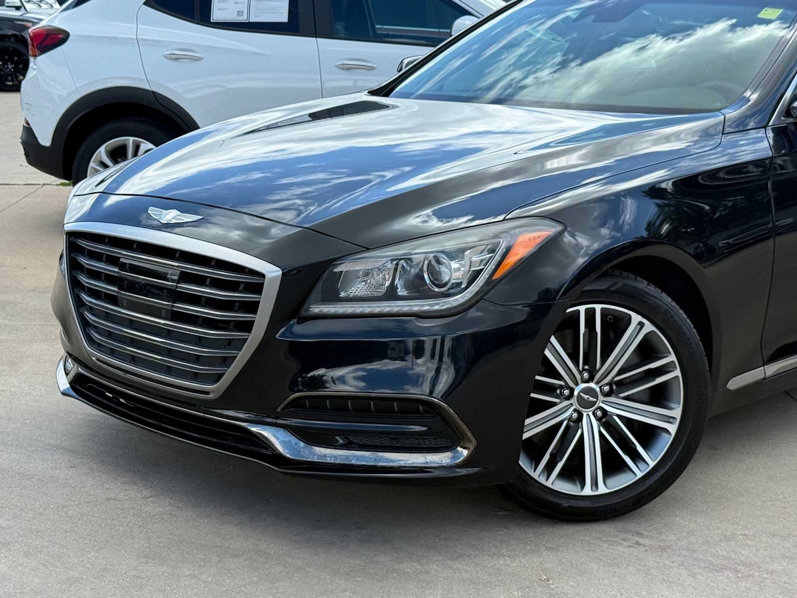 Used 2020 Genesis G80 3.8 RWD image 2