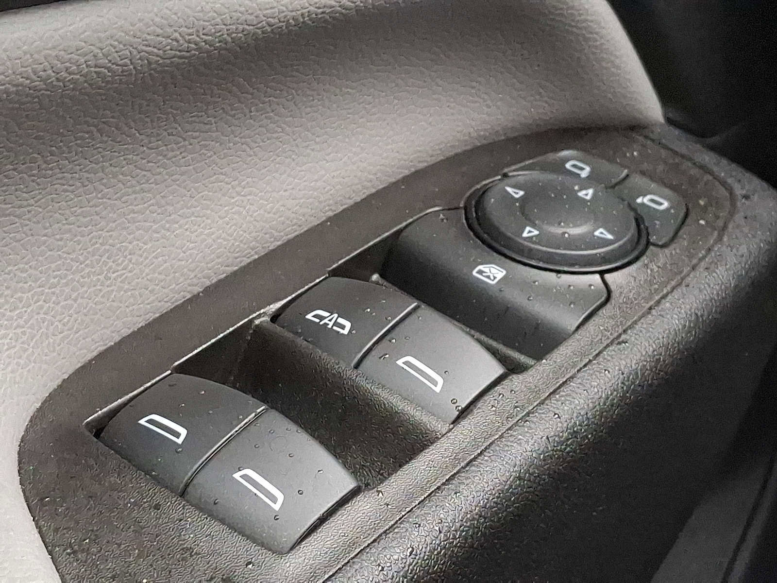 Used 2023 Chevrolet Equinox LS w/ Sport Edition image 24