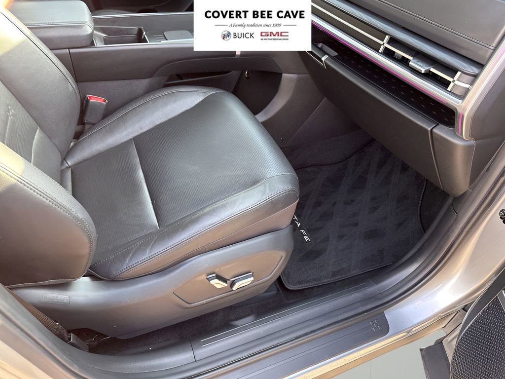 Used 2024 Hyundai Santa Fe Limited image 17