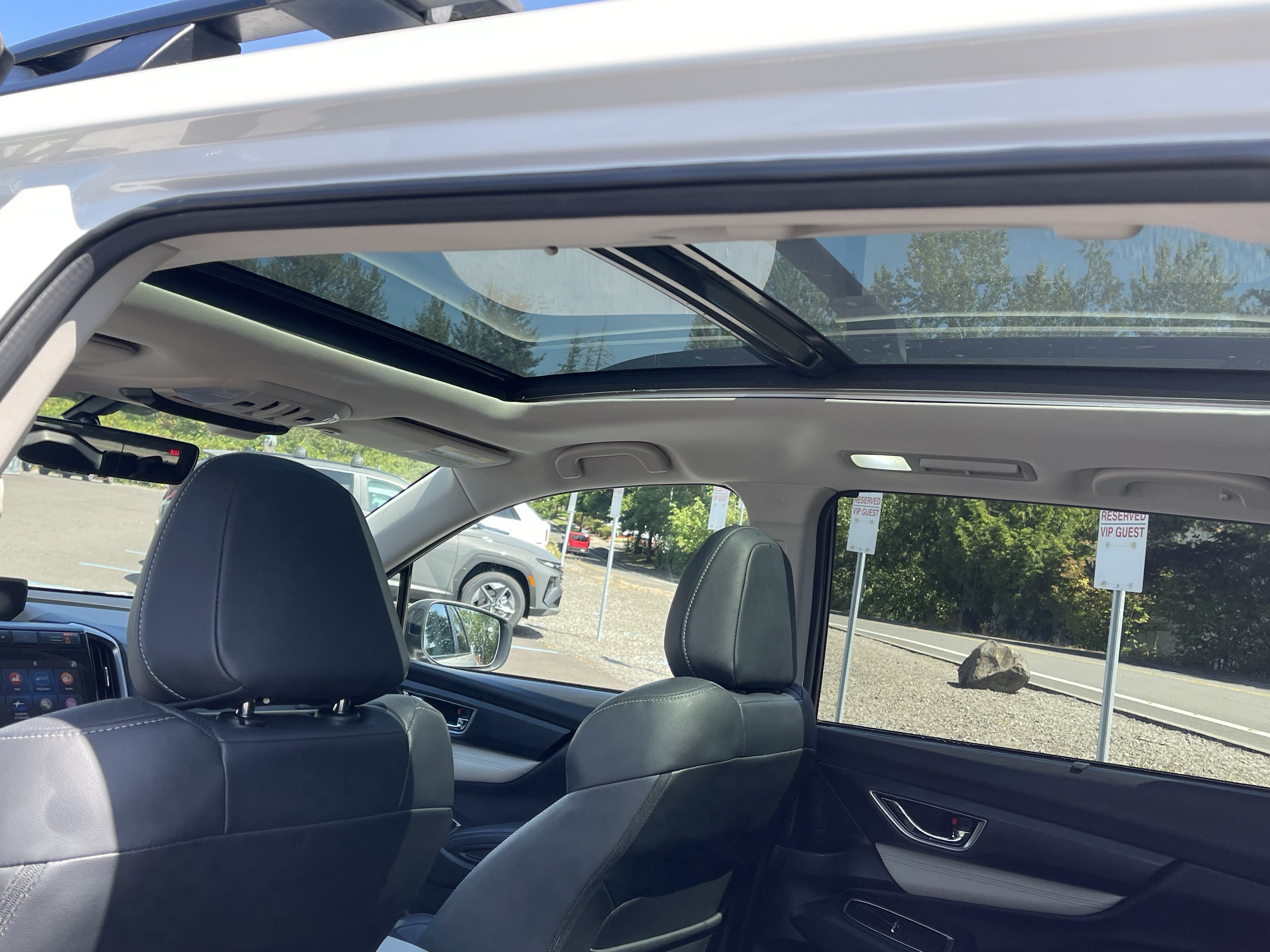Used 2022 Subaru Ascent Limited w/ Technology Package AWD/4WD image 16