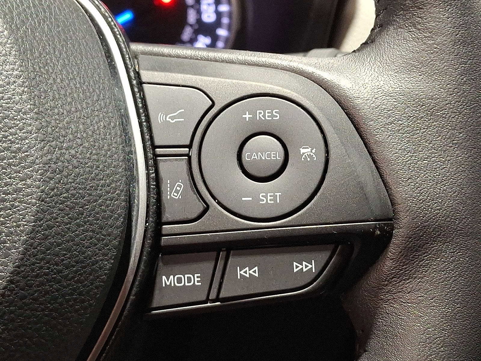 Used 2021 Toyota RAV4 XLE image 17