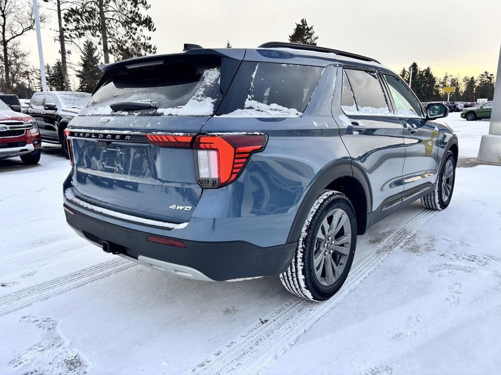New 2026 Ford Explorer Active w/ Active Comfort Package image 3