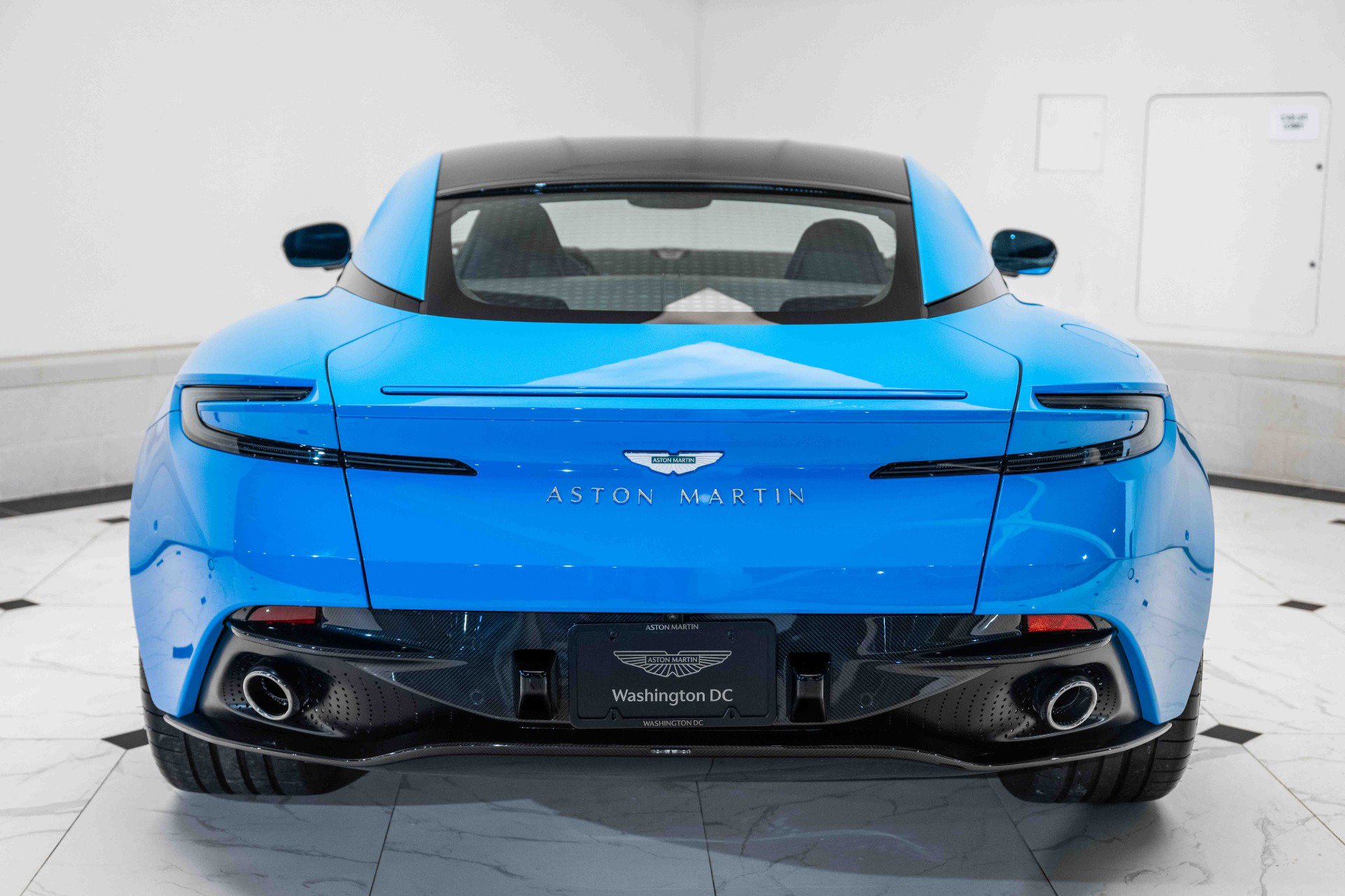 Used 2024 Aston Martin DB12 Coupe image 36