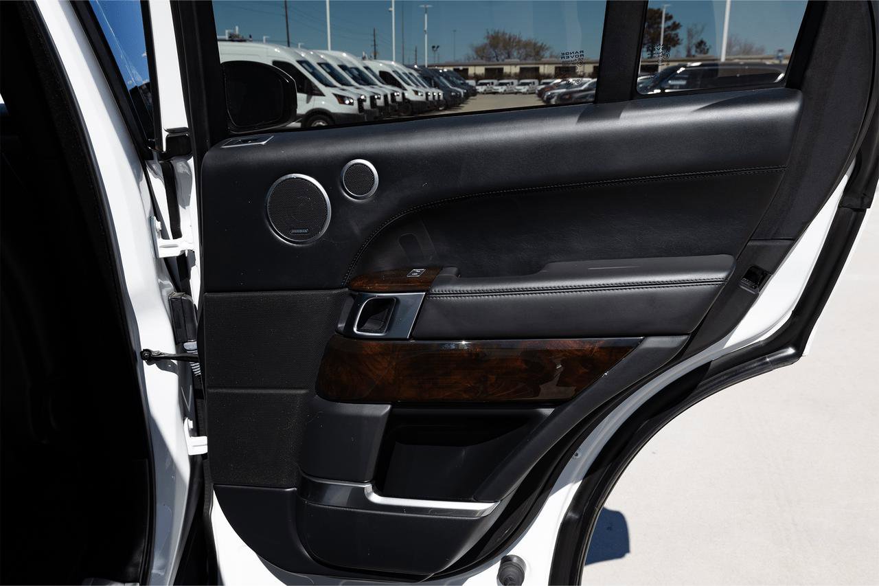 Used 2017 Land Rover Range Rover Autobiography image 19