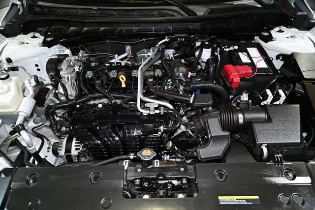 Used 2024 Nissan Altima 2.5 SR FWD image 17
