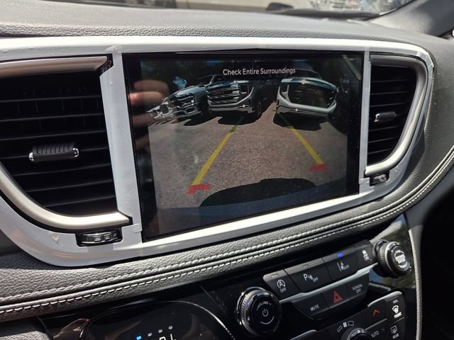 New 2027 Chrysler Pacifica Select FWD image 31