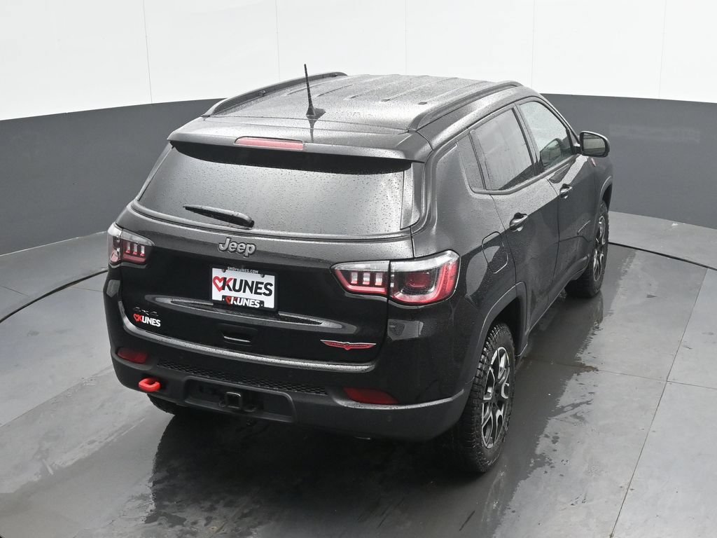 New 2026 Jeep Compass Trailhawk w/ Trailer Tow Group AWD/4WD image 30