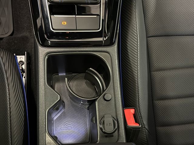 Used 2024 Volkswagen Golf R AWD/4WD image 24