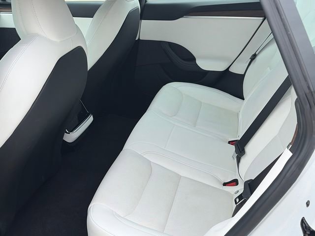 Used 2022 Tesla Model S image 13