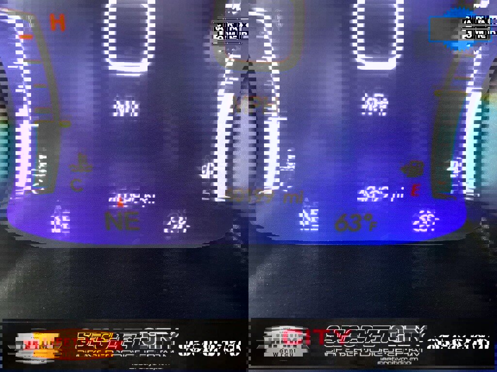 Used 2024 Chrysler Pacifica Touring-L image 10